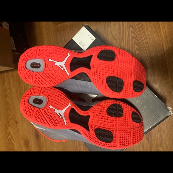 Jordan Super Fly 🧡🤍- BRAND NEW - Picture 7 of 7